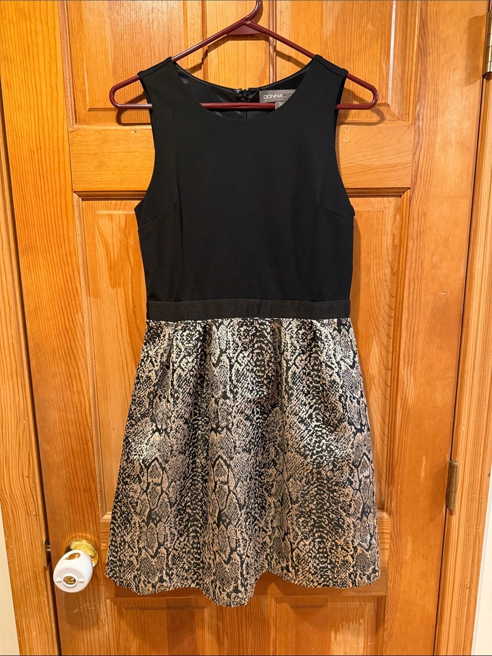 DONNA Ricco New York sleeve dress size small.